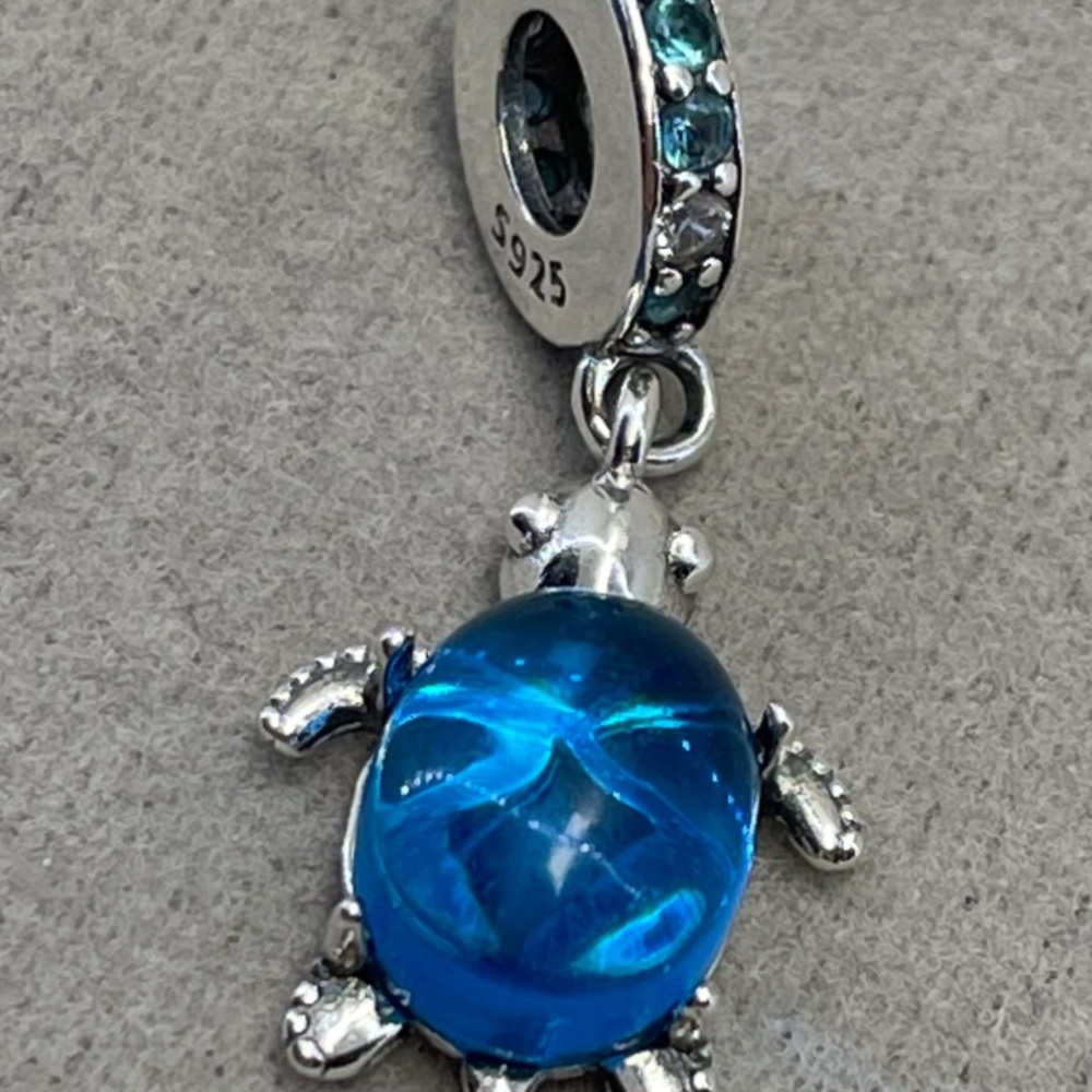 Pandora Murano Glass Sea Turtle Dangle Charm - Picture 4 of 4